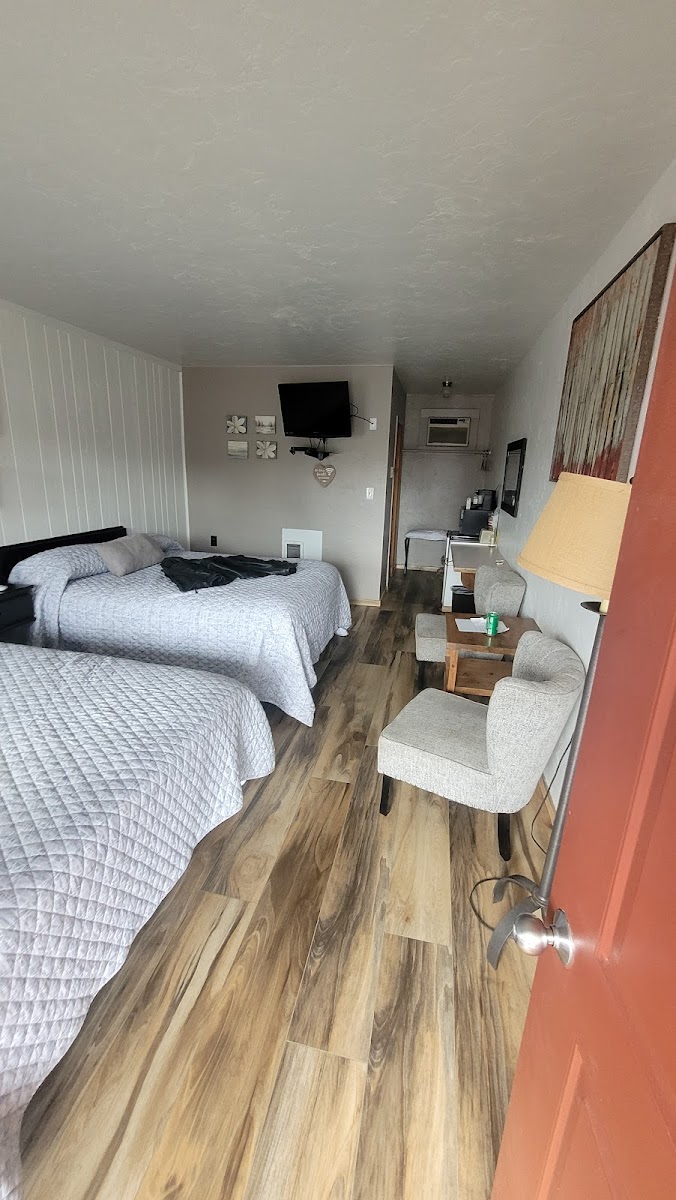 Highlander Motel & RV Park photo 2