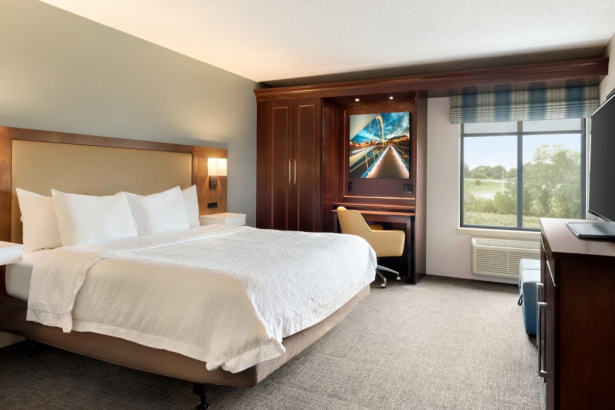 Hampton Inn West Des Moines Lake Drive photo 2