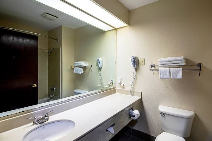 Red Roof Inn San Marcos photo 3