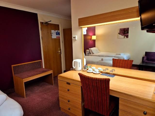 Supreme Inn Boston photo 2