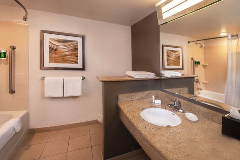 Courtyard by Marriott Dunn Loring Fairfax photo 3