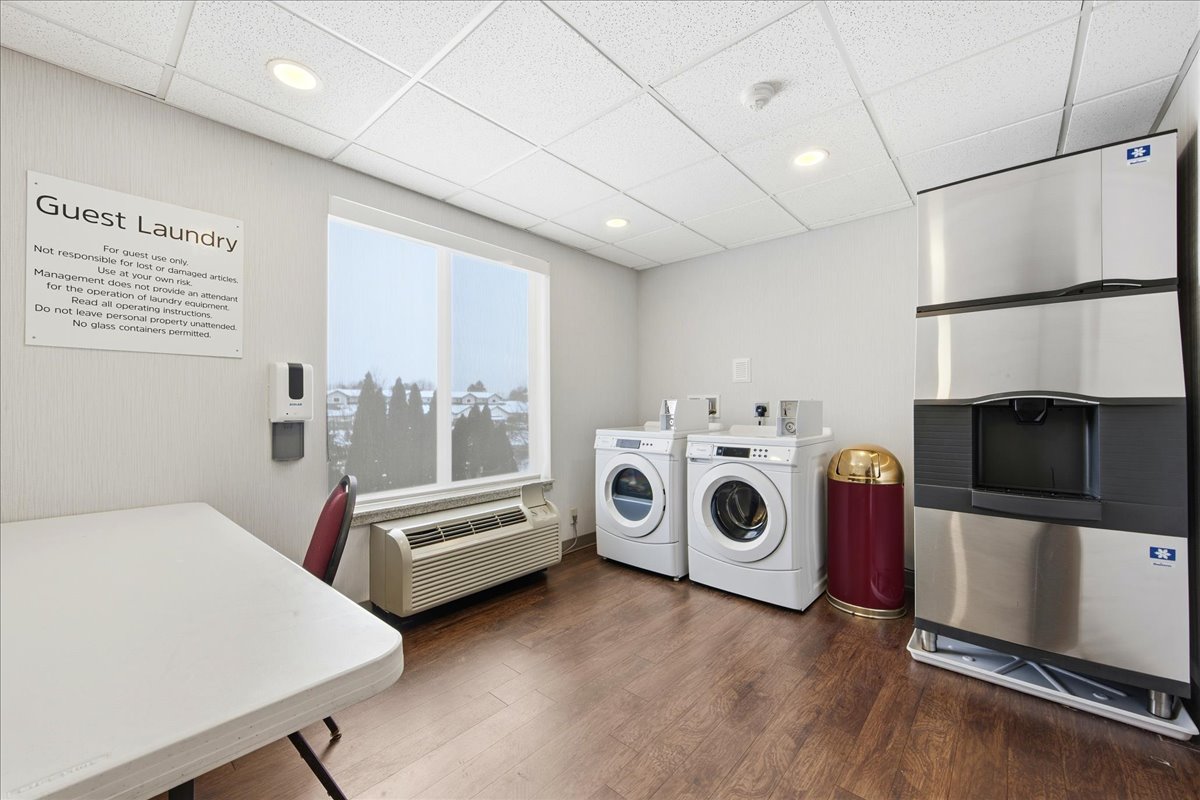 Holiday Inn Express & Suites Bethlehem Arpt-Allentown Area photo 3