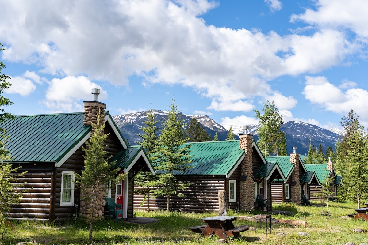 Pine Bungalows Resort