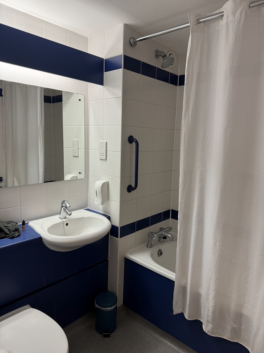 Travelodge Harlow photo 2