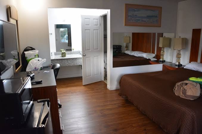 Riverside Inn & Suites photo 2