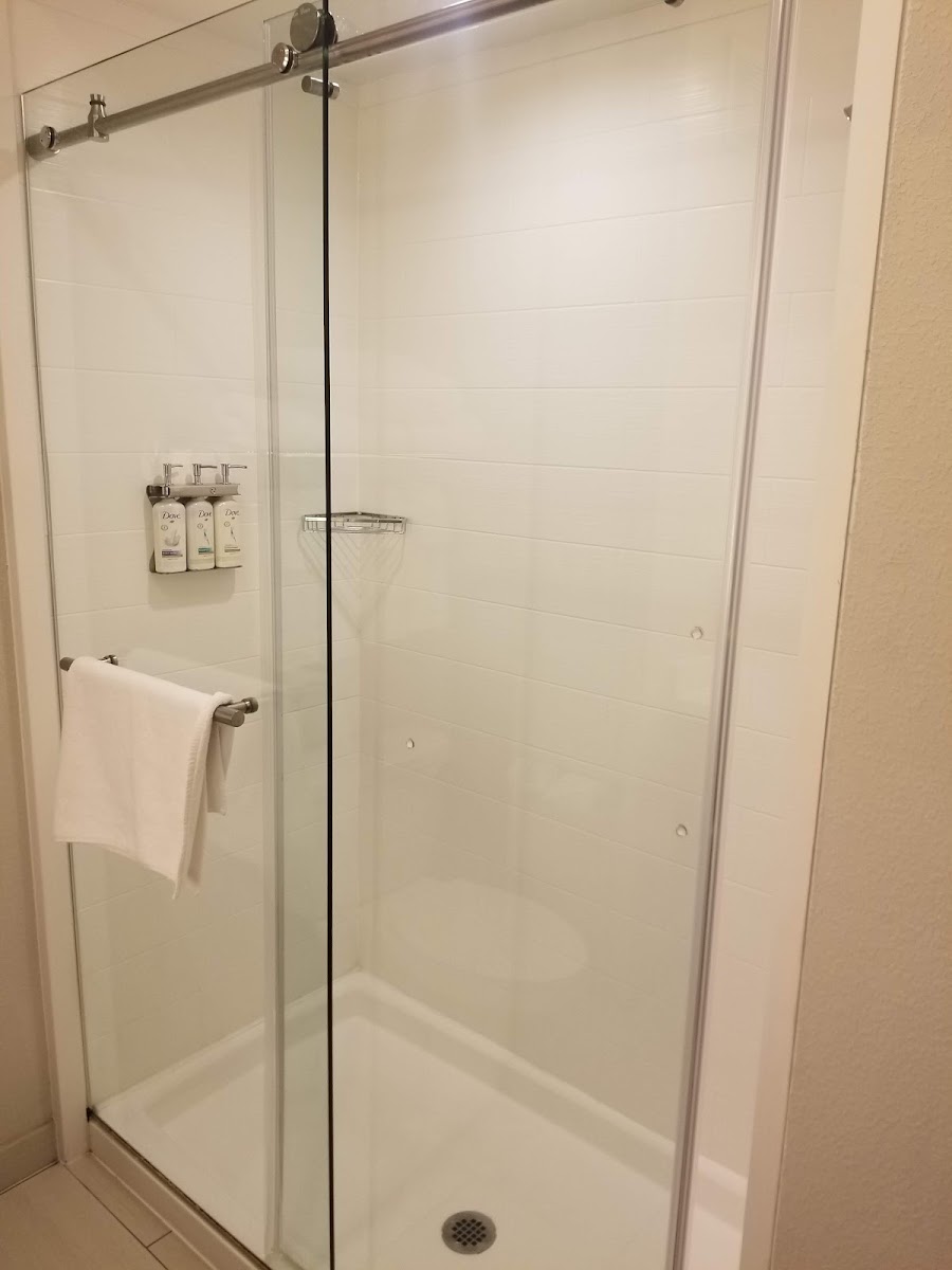 Holiday Inn Express & Suites Corona, an IHG Hotel photo 3