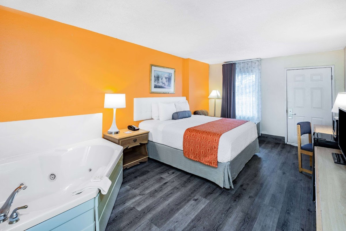 Howard Johnson by Wyndham Staunton photo 2