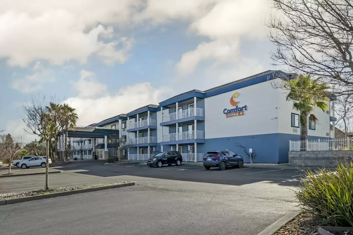 Comfort Suites Red Bluff near I-5