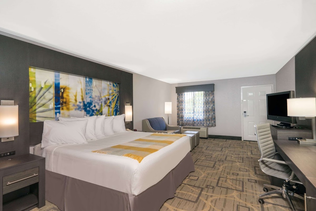 Days Inn by Wyndham Asheville Downtown North photo 2