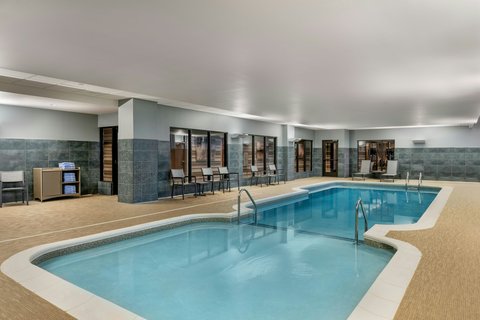 Courtyard by Marriott Milwaukee Brookfield at Poplar Creek photo 3