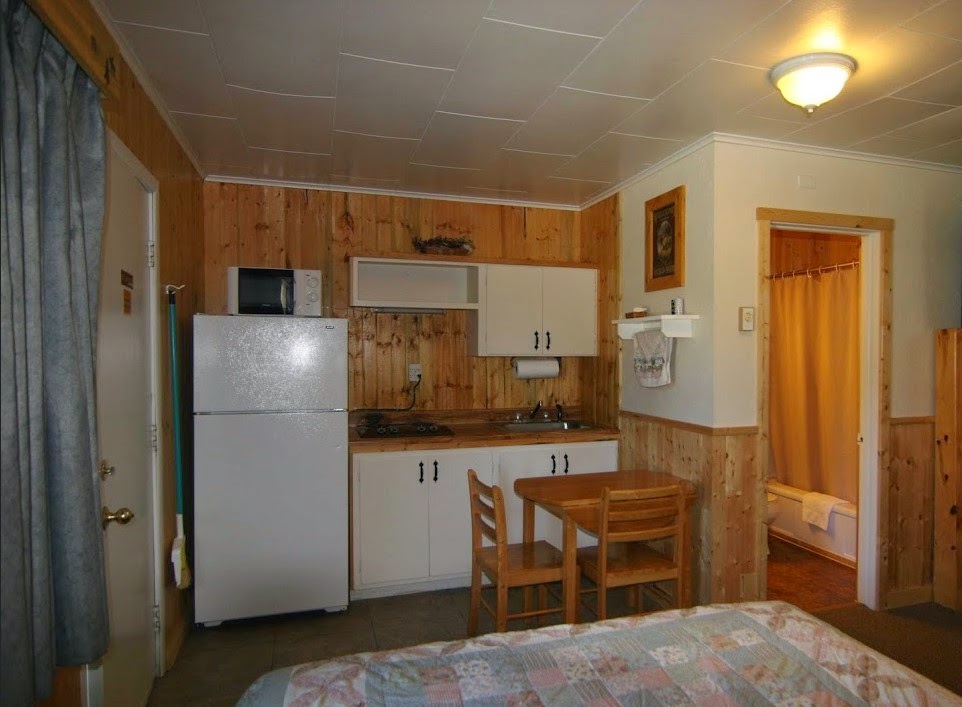 Trout Creek Motel & RV Park photo 2