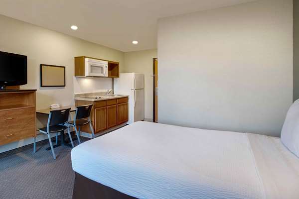 WoodSpring Suites Washington DC Andrews AFB photo 2