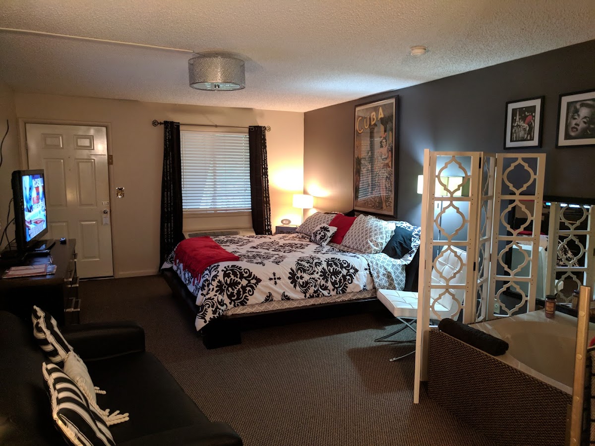 Tradewinds Lodging and Bed & Breakfast photo 2