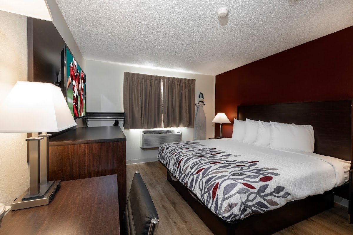 Red Roof Inn Greensburg photo 2