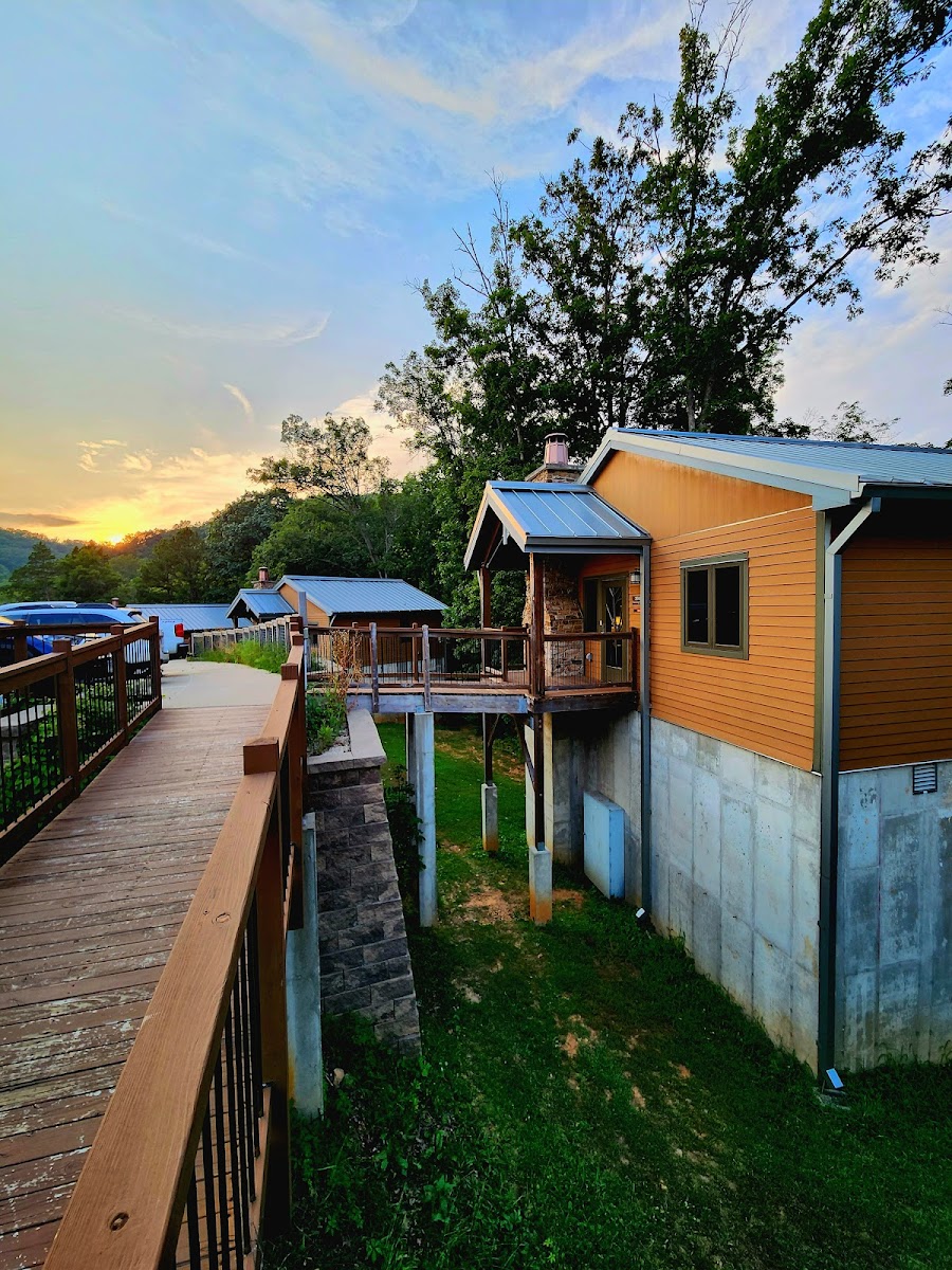 Echo Bluff State Park Lodge