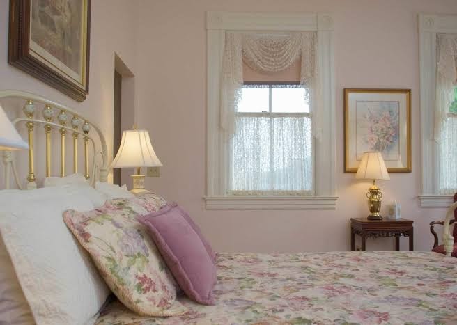 Lookaway Inn photo 3