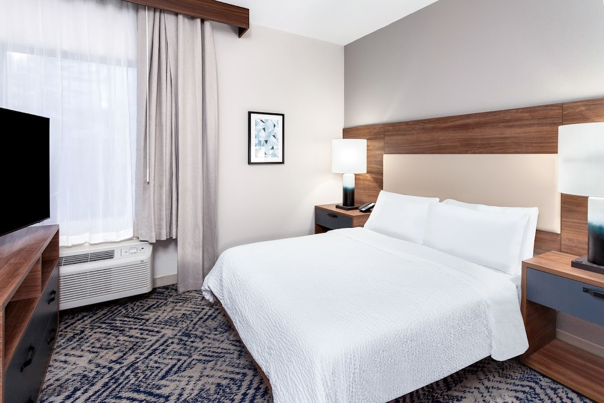 Candlewood Suites Columbus North - Worthington, an IHG Hotel photo 2