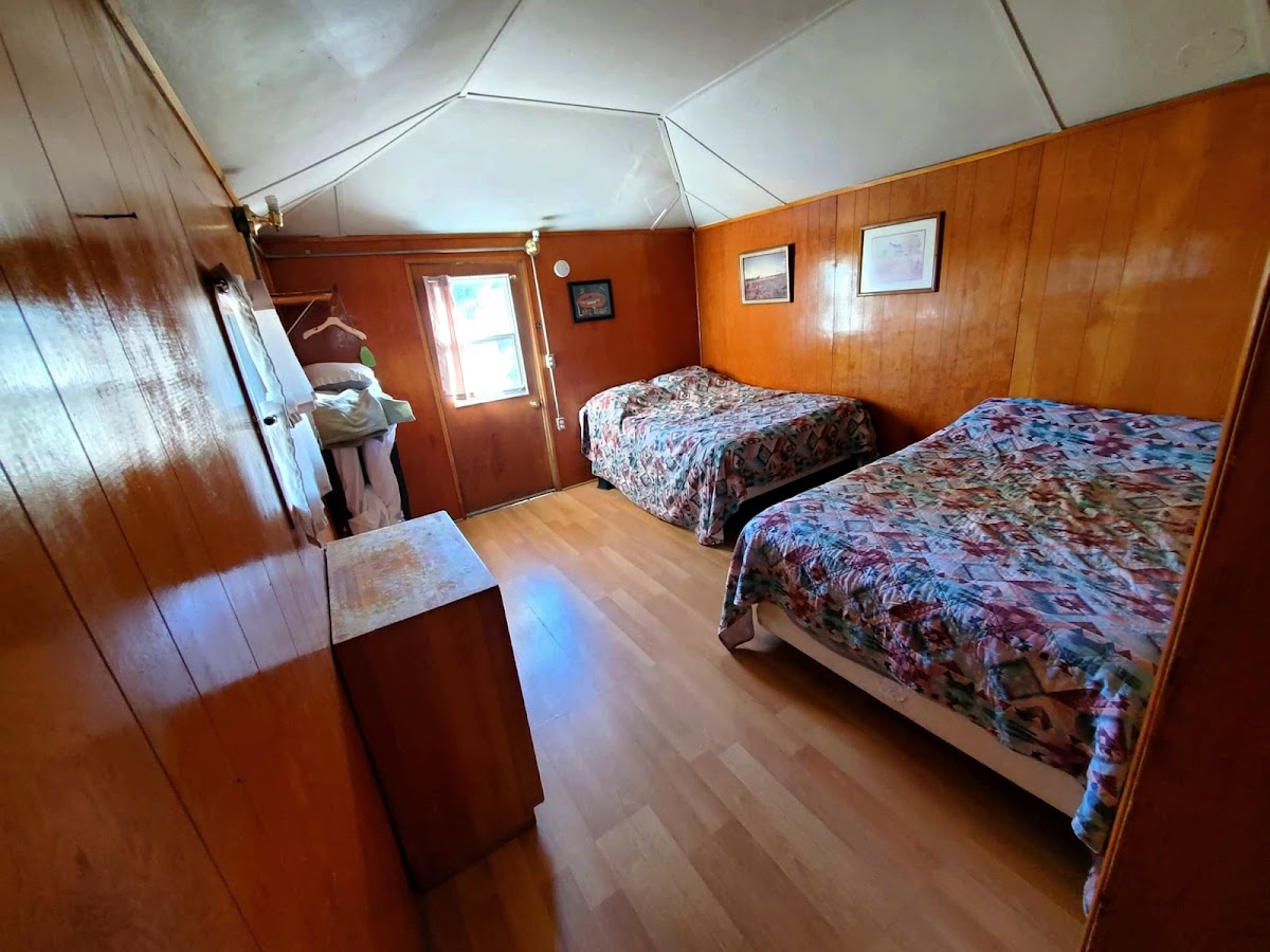 Bear Paw Fishing Resort photo 2