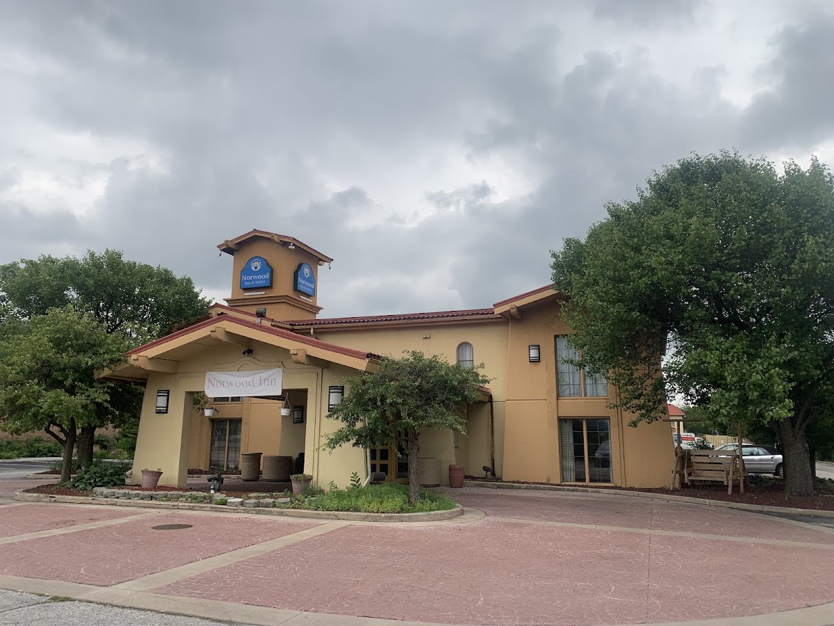 Norwood Inn & Suites Merrillville