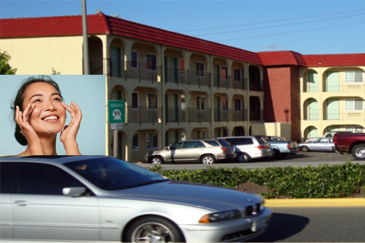Skyway Inn & Airport Parking photo 3
