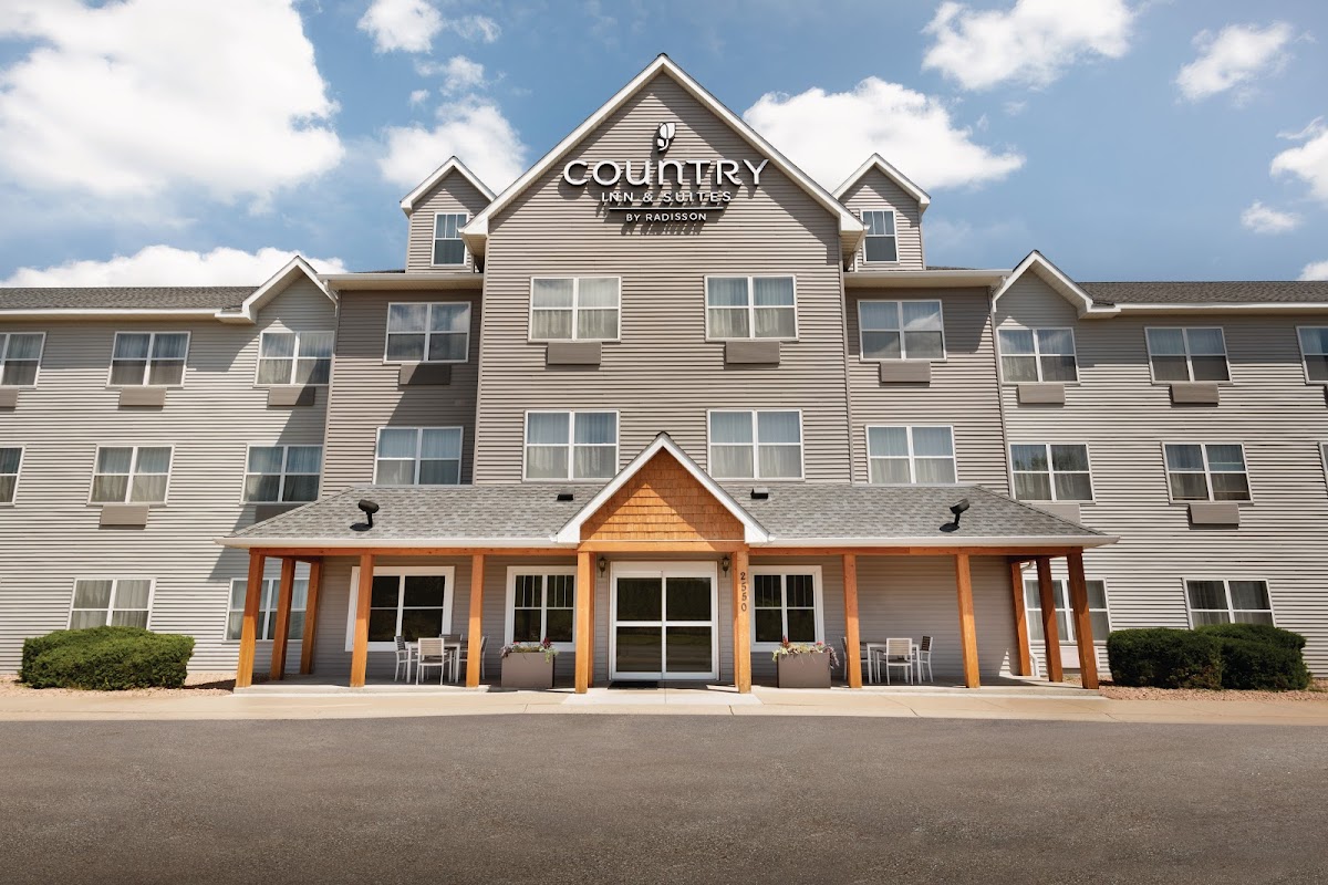 Country Inn & Suites by Radisson, Brooklyn Center, MN