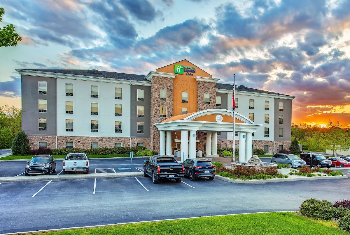 Holiday Inn Express & Suites Morristown by IHG