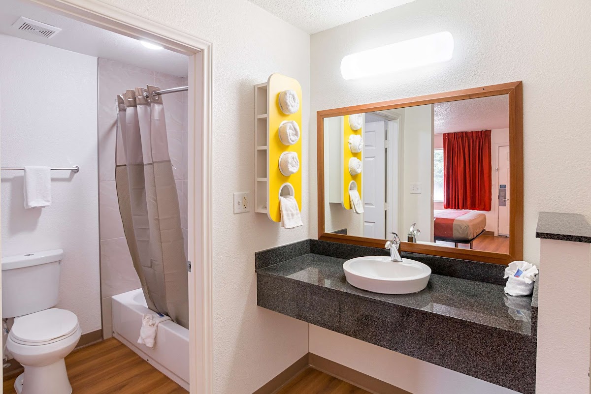 Motel 6 Grand Prairie, TX - Near Six Flags Drive photo 3