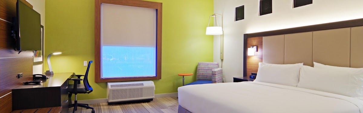 Holiday Inn Express & Suites Phoenix North - Scottsdale by IHG photo 2