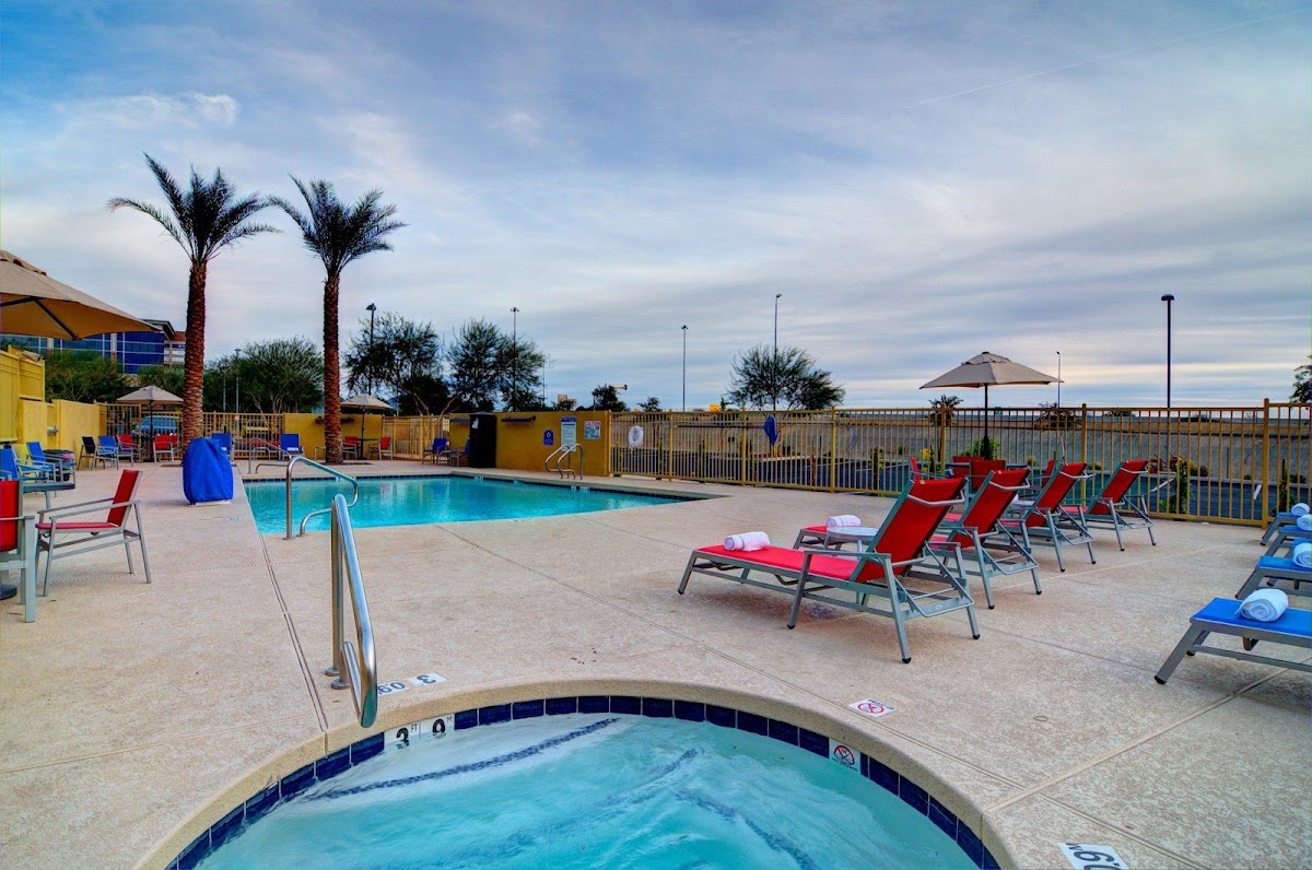 Holiday Inn Express & Suites Phoenix North - Scottsdale by IHG photo 3