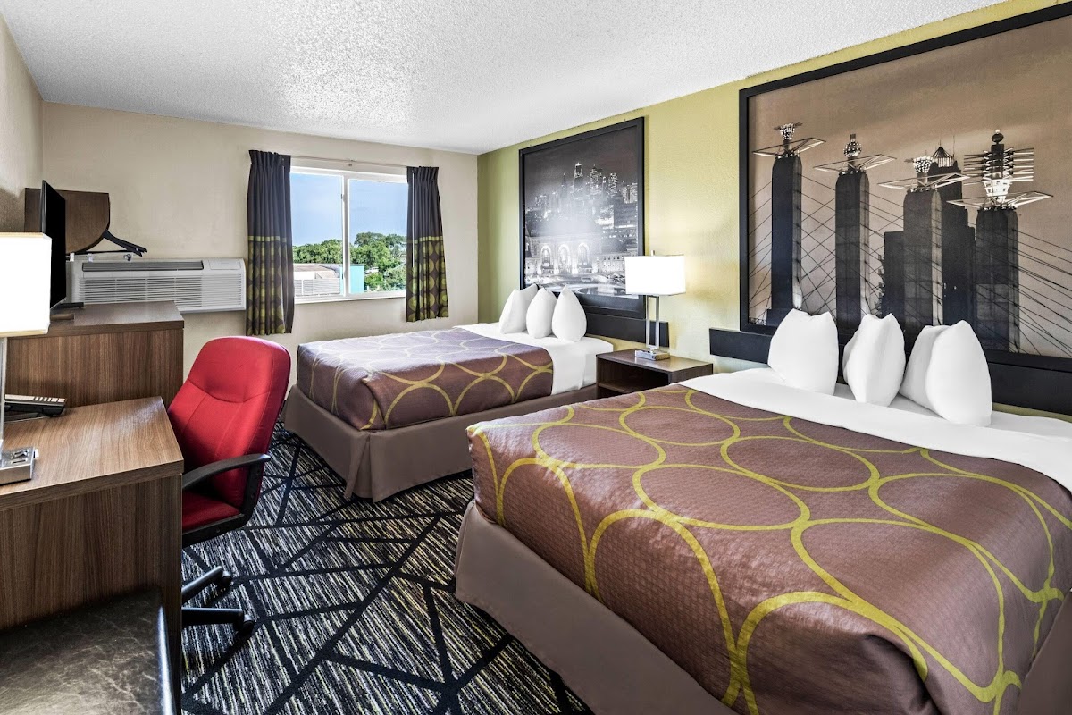 Super 8 by Wyndham Independence Kansas City photo 2