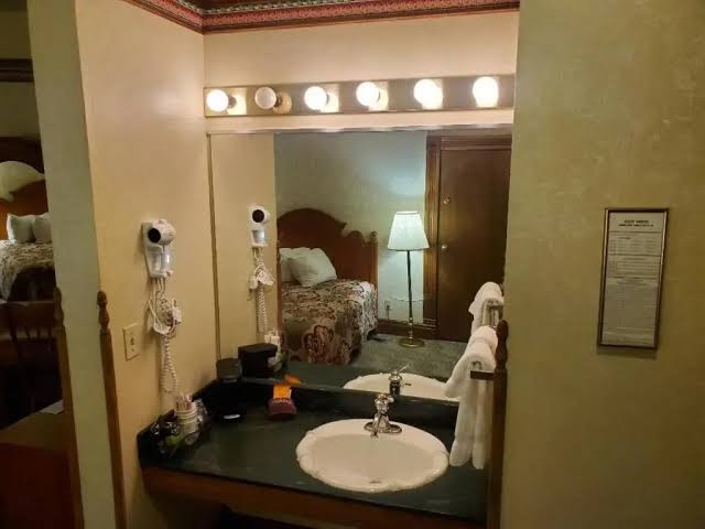 Historic Bullock Hotel photo 3