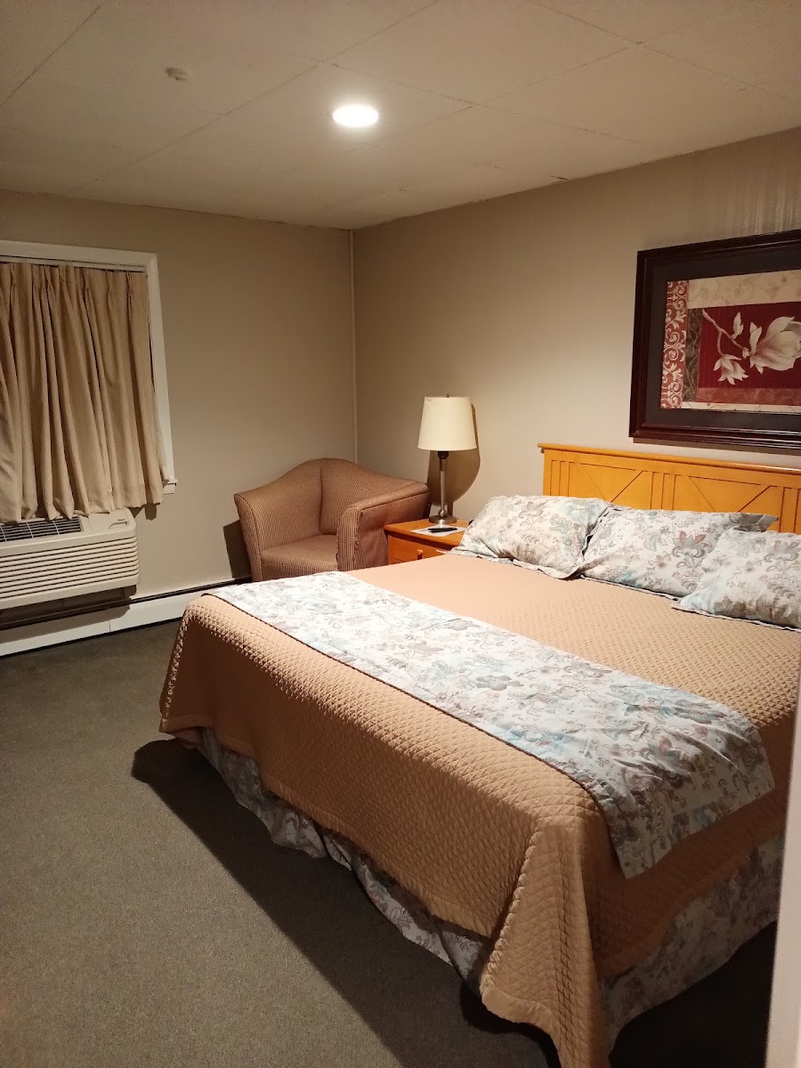 Colonial Valley Motel