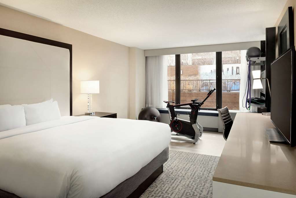 DoubleTree by Hilton Hotel Chicago - Magnificent Mile photo 2