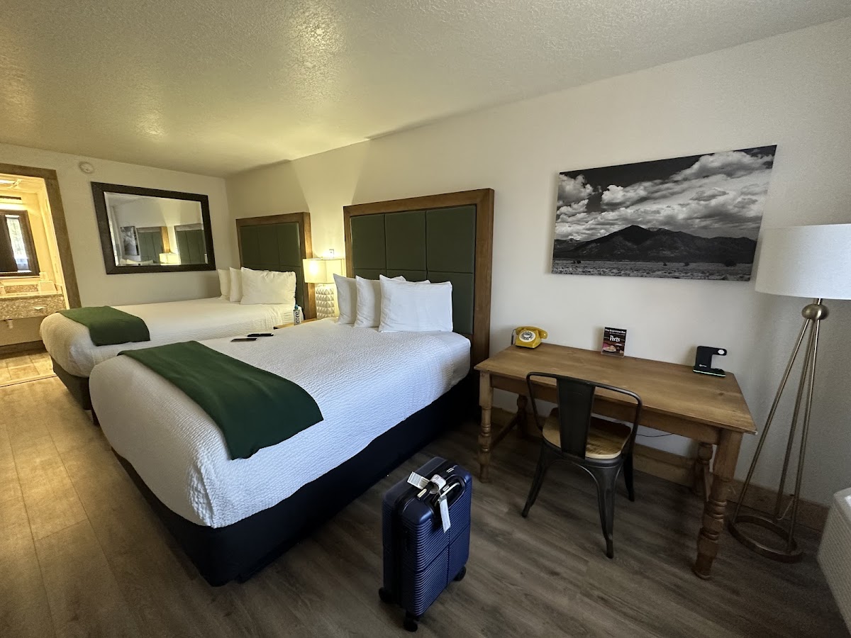 Taos Valley Lodge photo 2