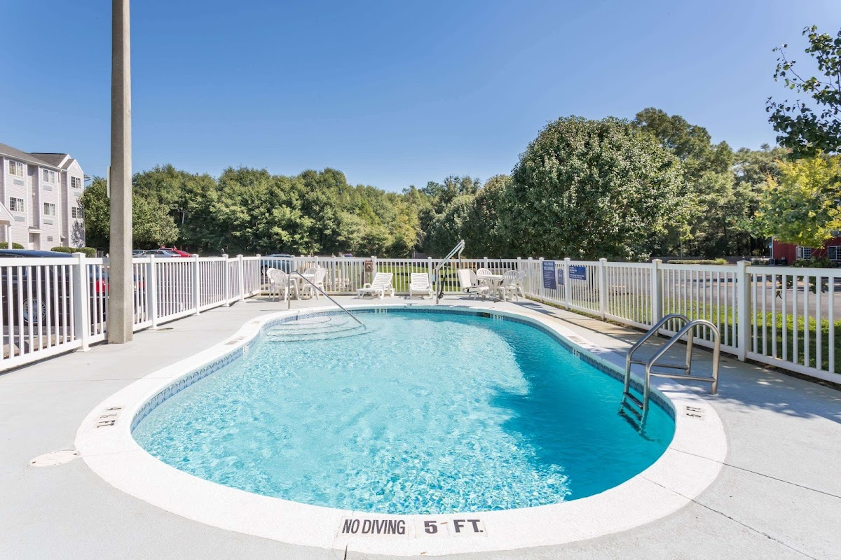 Microtel Inn & Suites by Wyndham Marianna photo 3