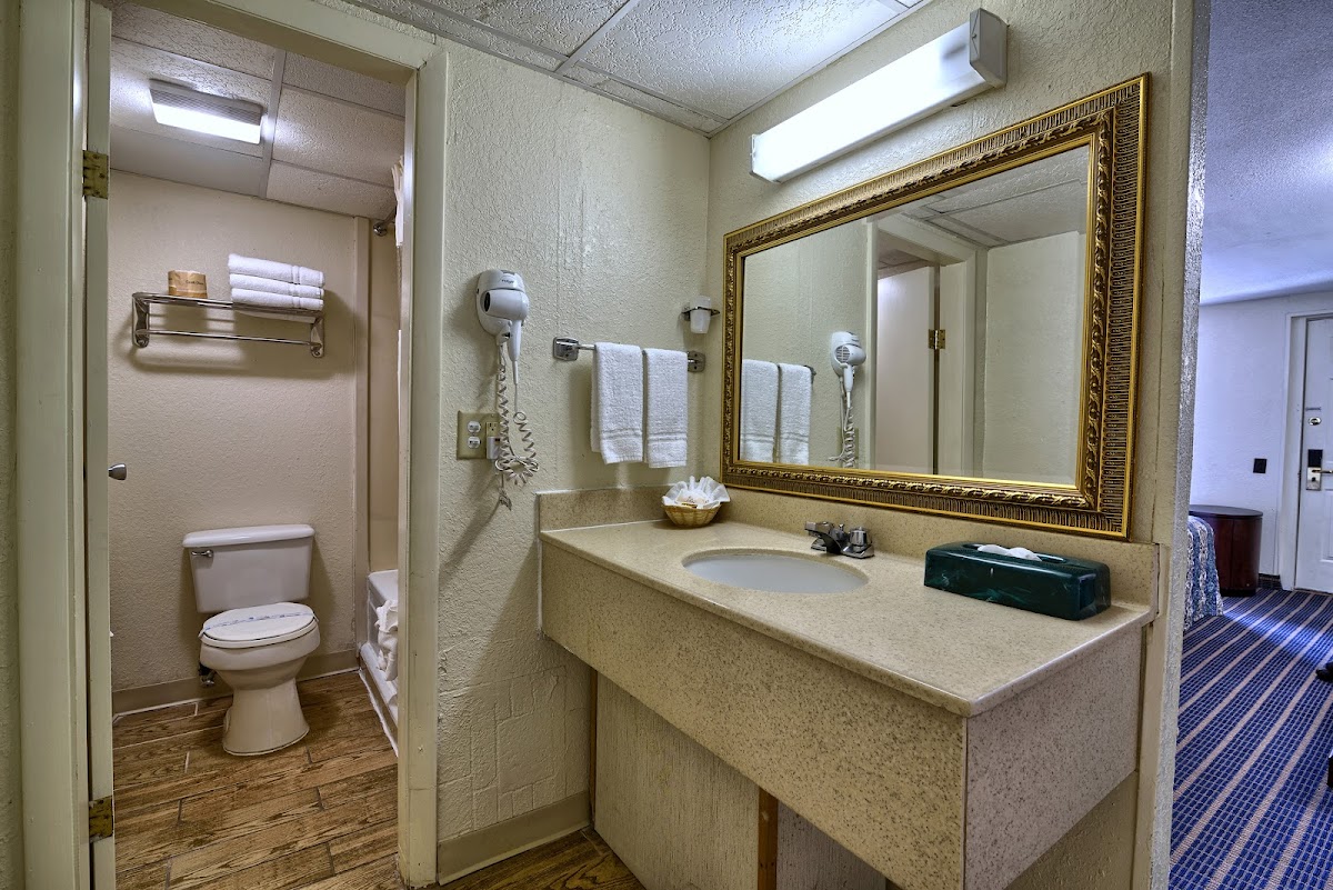 Budget Host-Airport Inn photo 2