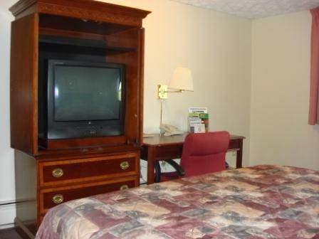 Budget Host-Airport Inn photo 3