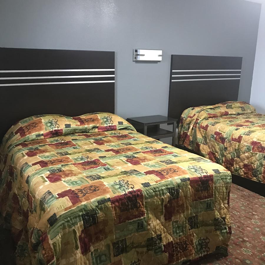 Guest Inn Yukon photo 2