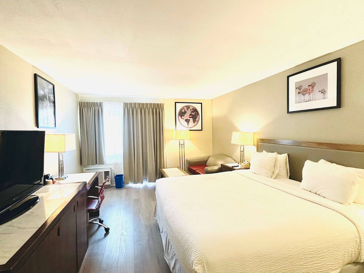 Ramada Plaza by Wyndham Garden Grove/Anaheim South photo 2