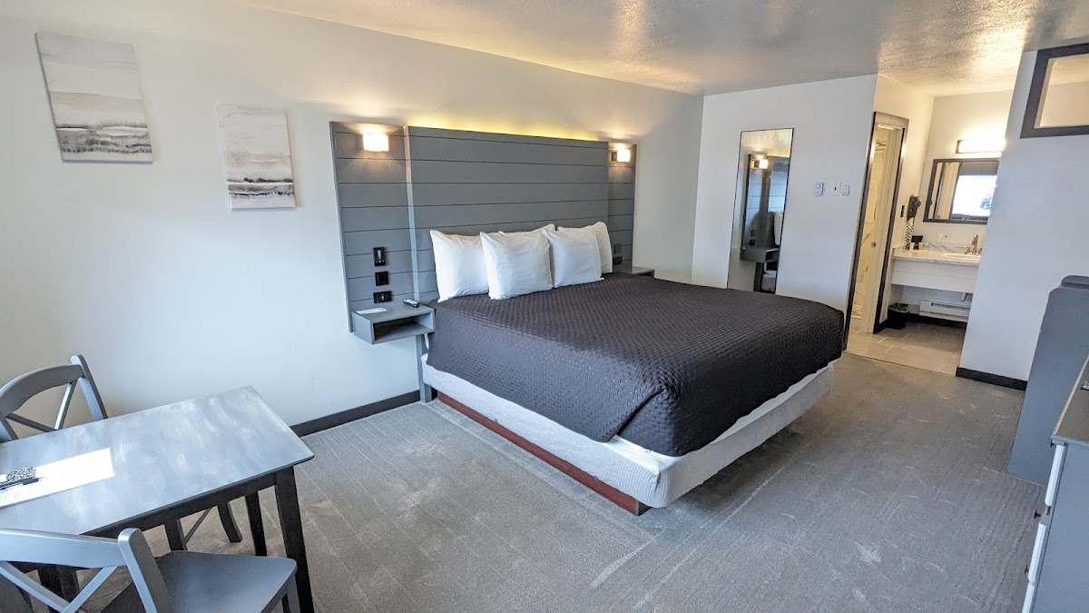 High Desert Inn photo 2