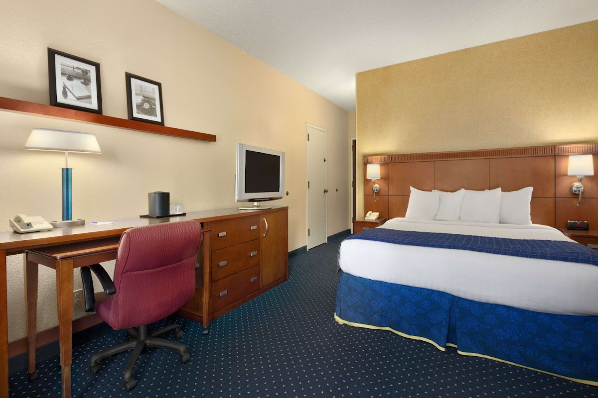 Baymont by Wyndham Columbia Northwest photo 2