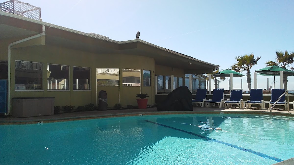 Surfer Beach Hotel photo 3