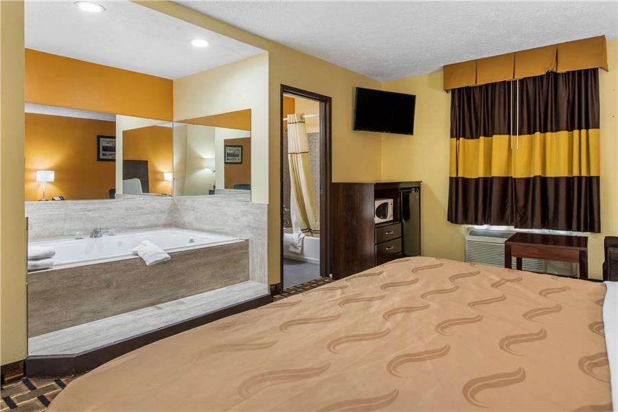 Quality Inn Grand Rapids Near Downtown photo 2