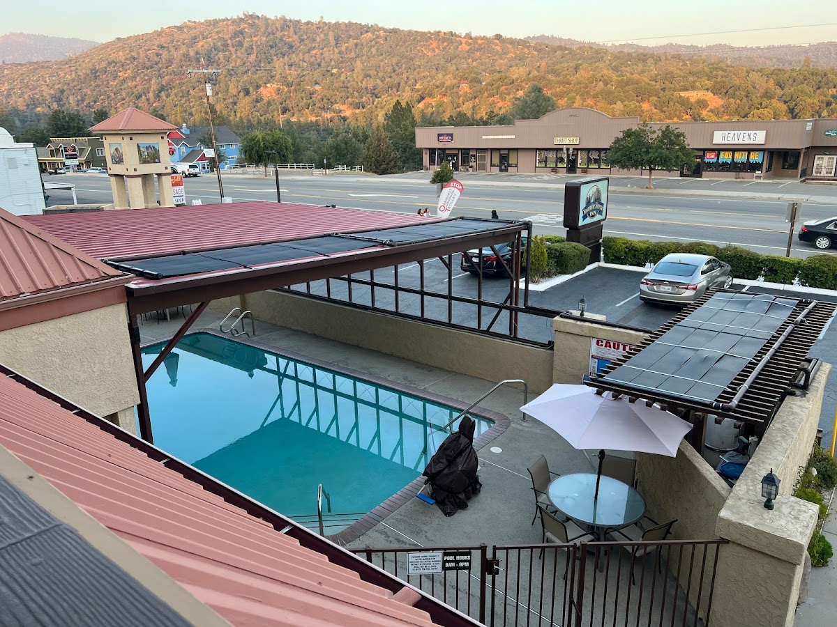 Yosemite Sierra Inn