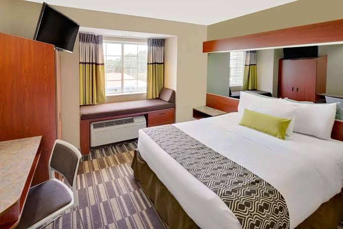 Microtel Inn & Suites by Wyndham Daphne/Mobile photo 2