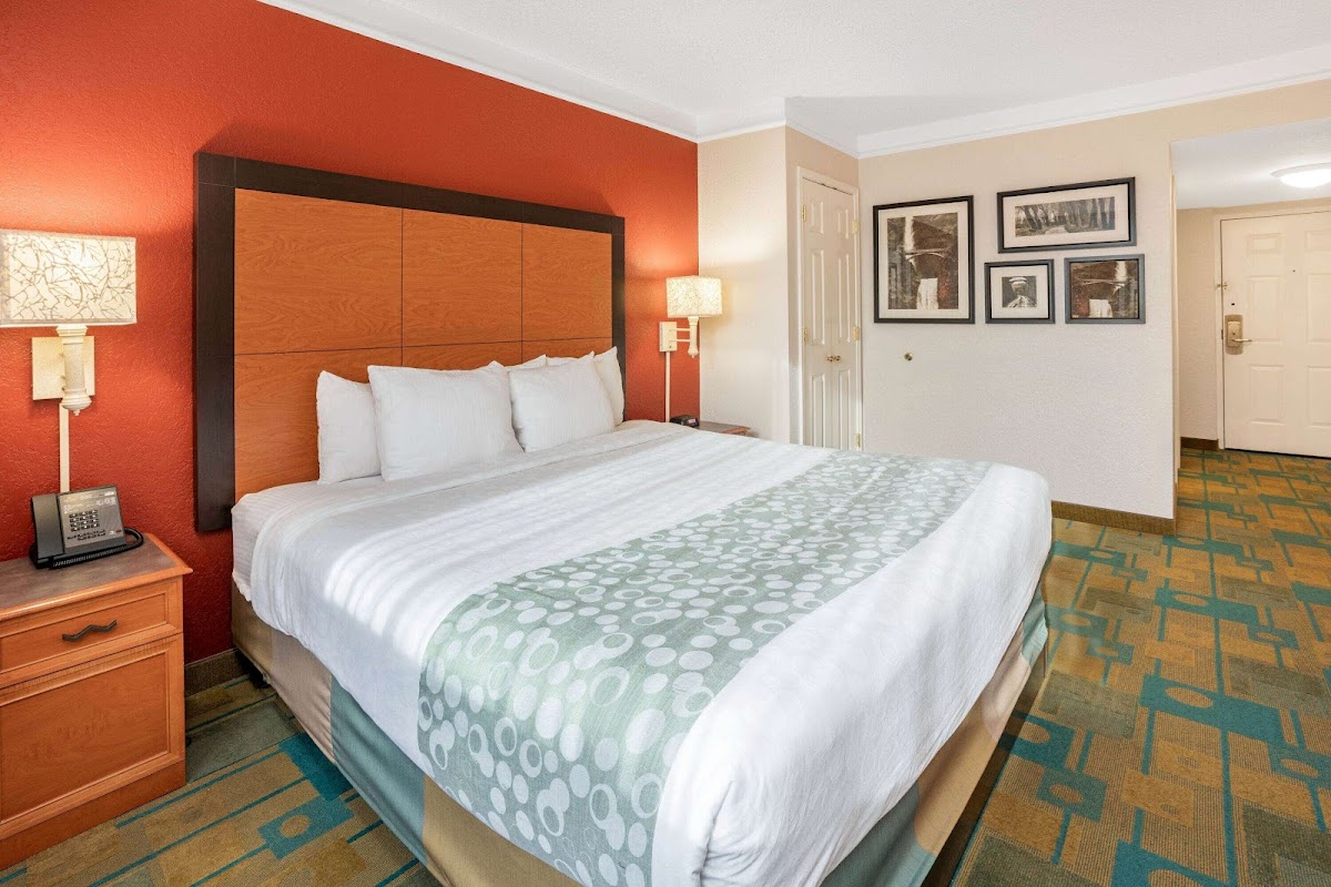 La Quinta Inn & Suites by Wyndham Seattle Sea-Tac Airport photo 2