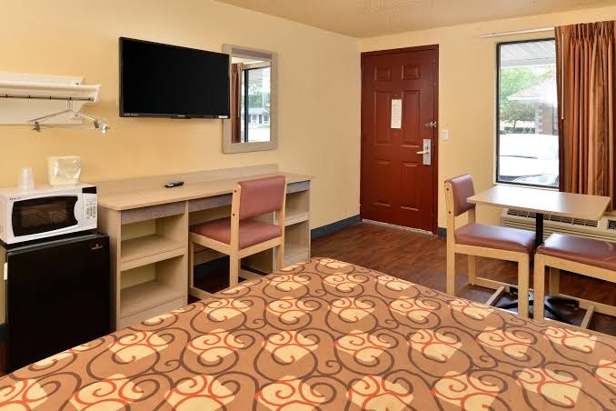 Americas Best Value Inn Mentor/Cleveland photo 3