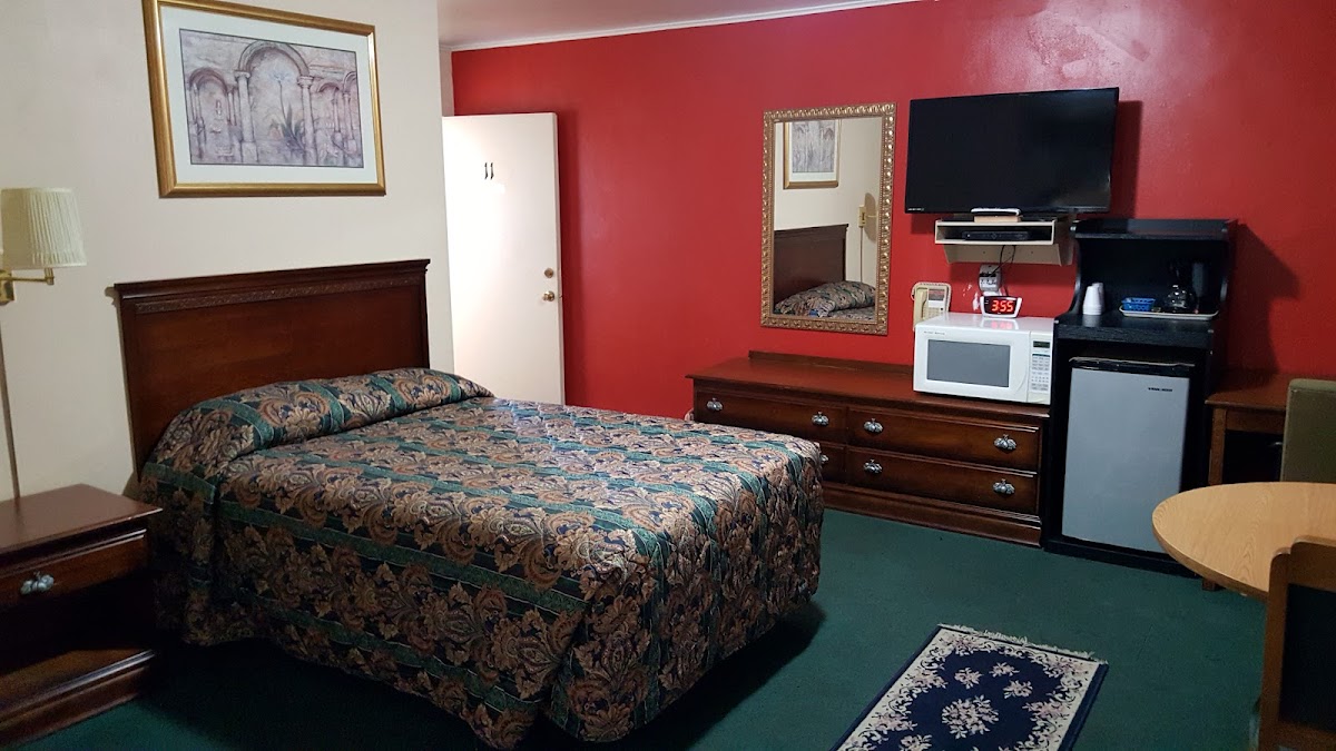 Colonnade Motel photo 2