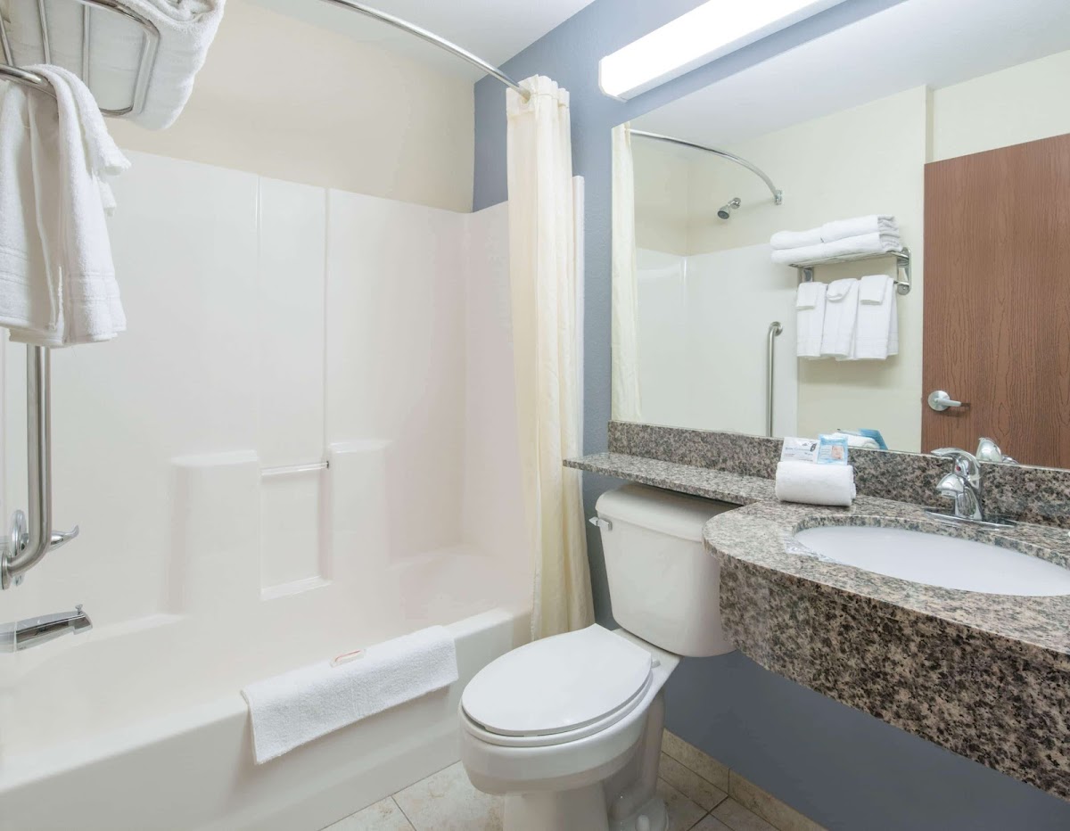 Microtel Inn & Suites by Wyndham Stanley photo 3