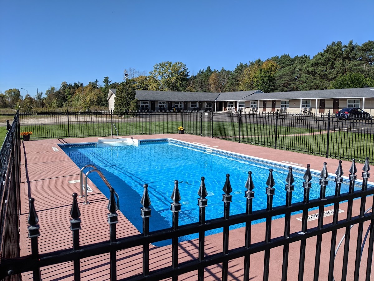 Colonial House Motor Inn photo 3